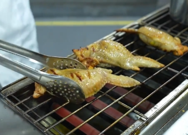 在家轻松做鸡翅包饭，美味满分，男朋友必试！可商用