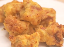 逛小吃街必买的桥头排骨，咱们在家就能复刻，省钱还能...