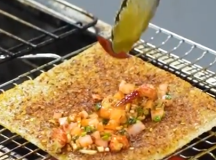 馋了好久的小龙虾烤苕皮终于吃上了，香辣爽口，好吃到...