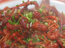 家庭版蒜蓉小龙虾，作法简单很美味。
